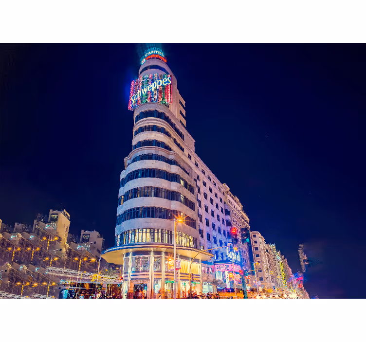 Estor enrollable habitación gran vía desde el suelo al atardecer - TenVinilo