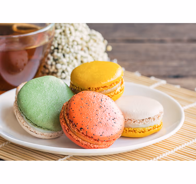Fotomural frase delicias de macarons coloridos - TenVinilo