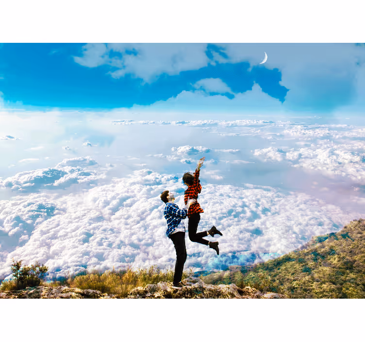 Fotomural de amor abrazo alegre por encima de las nubes - TenVinilo