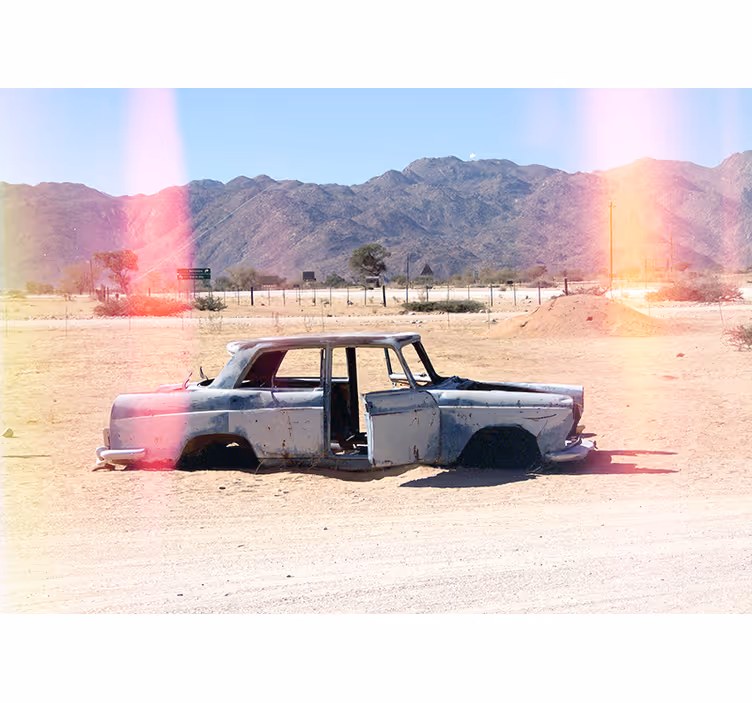 Fotomural vehículo coche clásico abandonado - TenVinilo