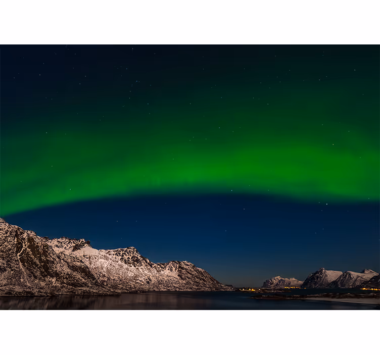 Fotomural naturaleza auroras boreales sobre montañas - TenVinilo