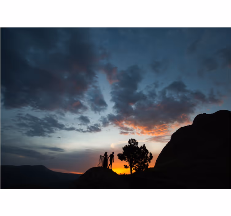Papel pintado paisaje silueta al atardecer - TenVinilo
