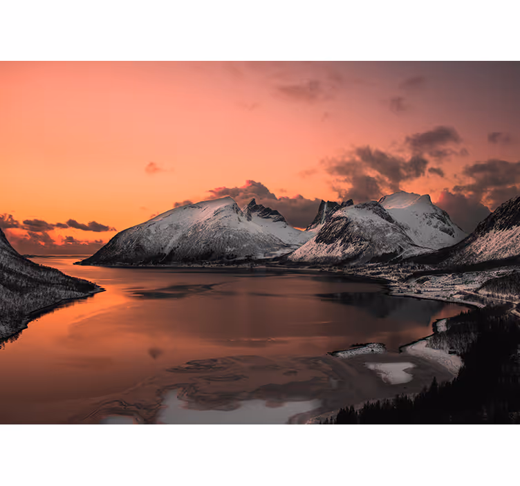 Fotomural montañas reflejo de la puesta de sol nevada - TenVinilo