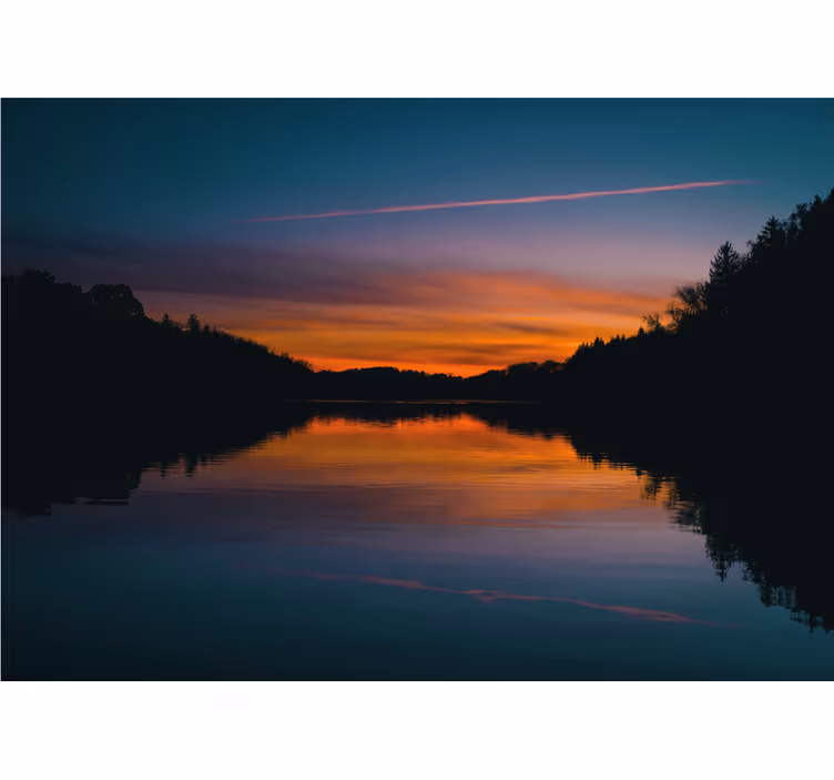 Papel pintado paisaje atardecer en lago sereno - TenVinilo
