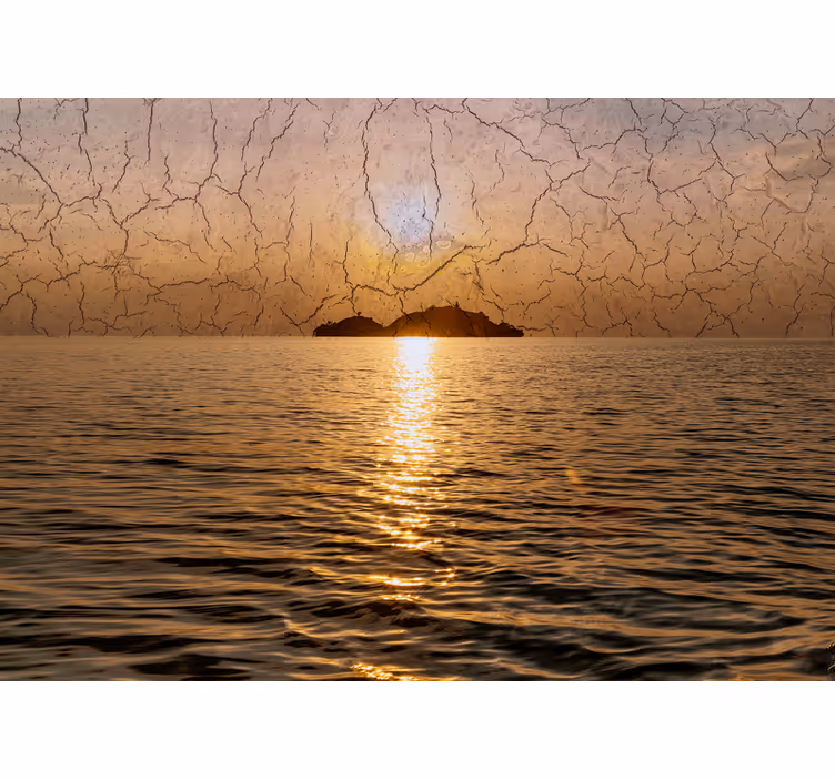 Fotomural montañas al anochecer sobre el océano - TenVinilo