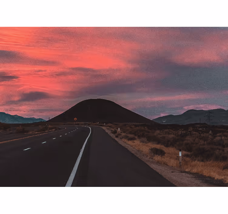 Papel pintado paisaje camino del atardecer en el desierto - TenVinilo