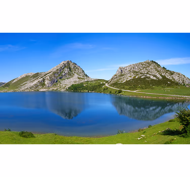 Fotomural lago Picos de Europa - TenVinilo