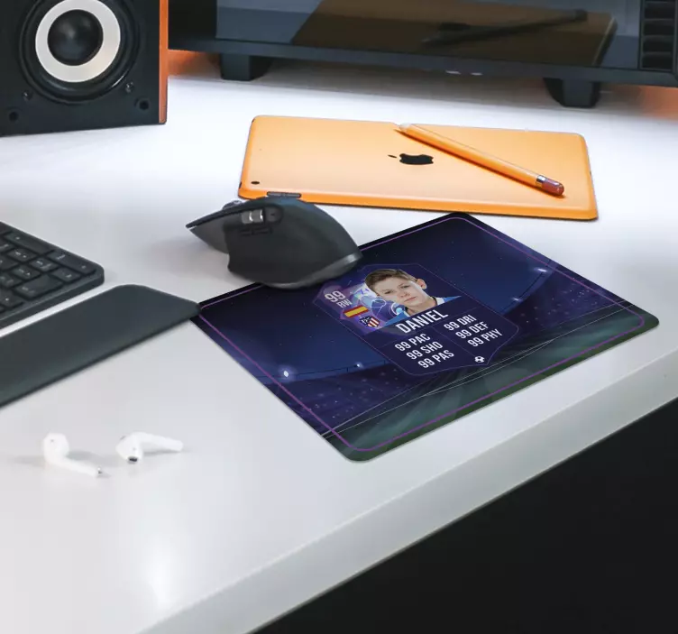 Alfombrilla gaming jugador de fútbol - TenVinilo