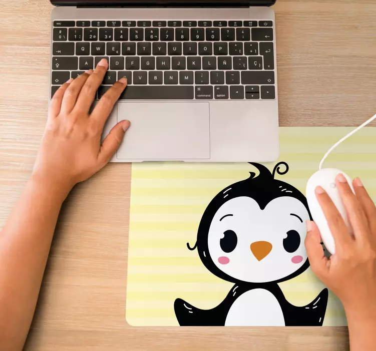 Alfombrilla ratón anime personaje pingüino alegre - TenVinilo