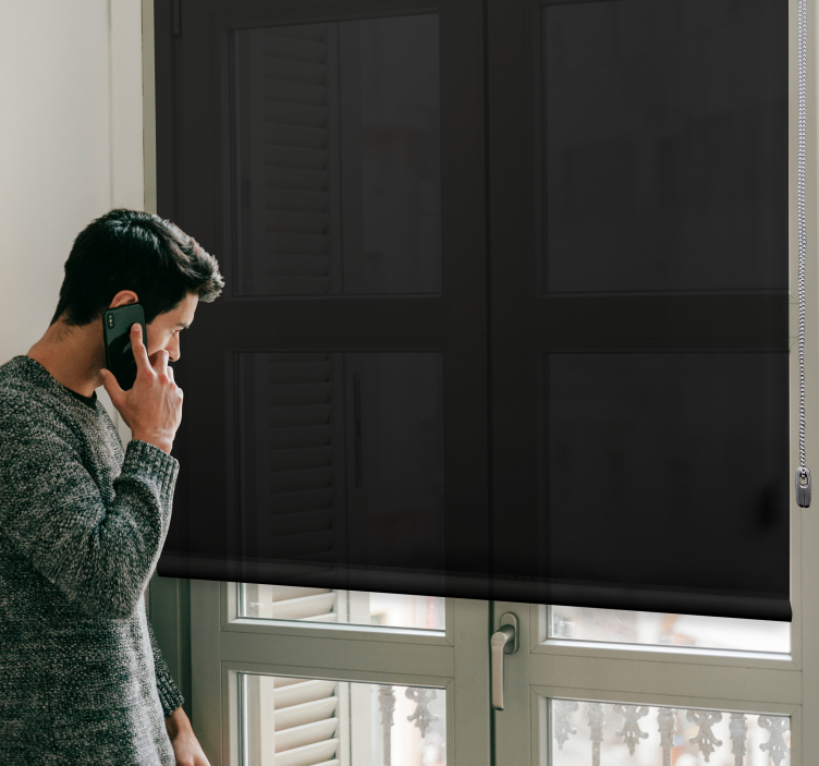 Estor enrollable negro apagón simple - TenVinilo