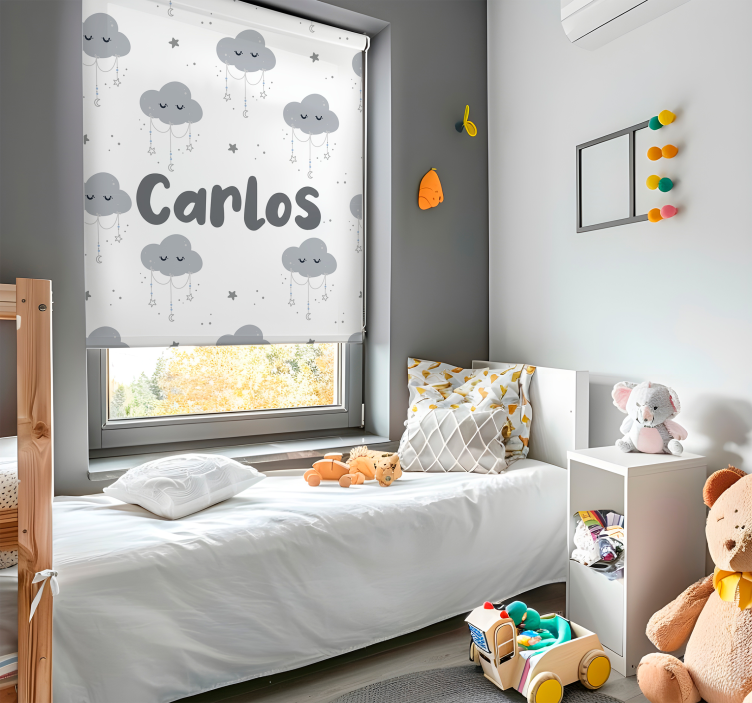 Estor enrollable nubes patrón gris con nombre - TenVinilo