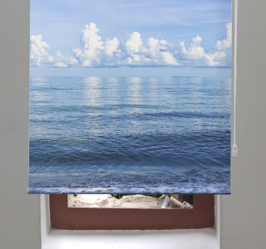Estor enrollable azul mar en calma con nubes - TenVinilo