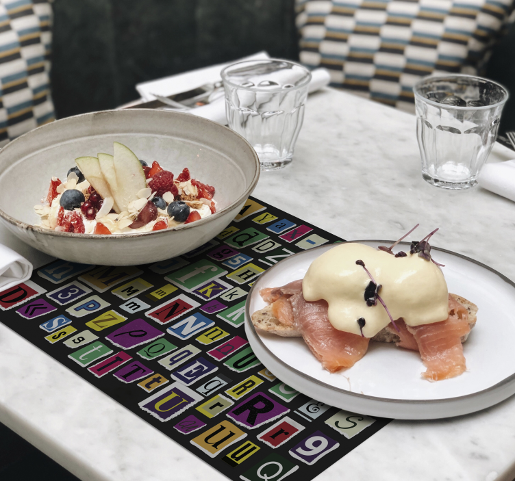 Mantel individual original letras del alfabeto coloridas - TenVinilo