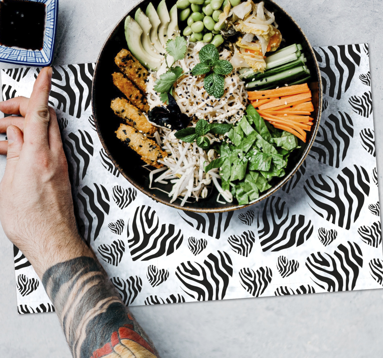 Mantel individual patrón corazón de cebra - TenVinilo