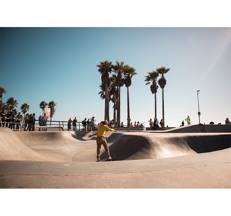 Fotomural ciudad patinar junto al océano - TenVinilo