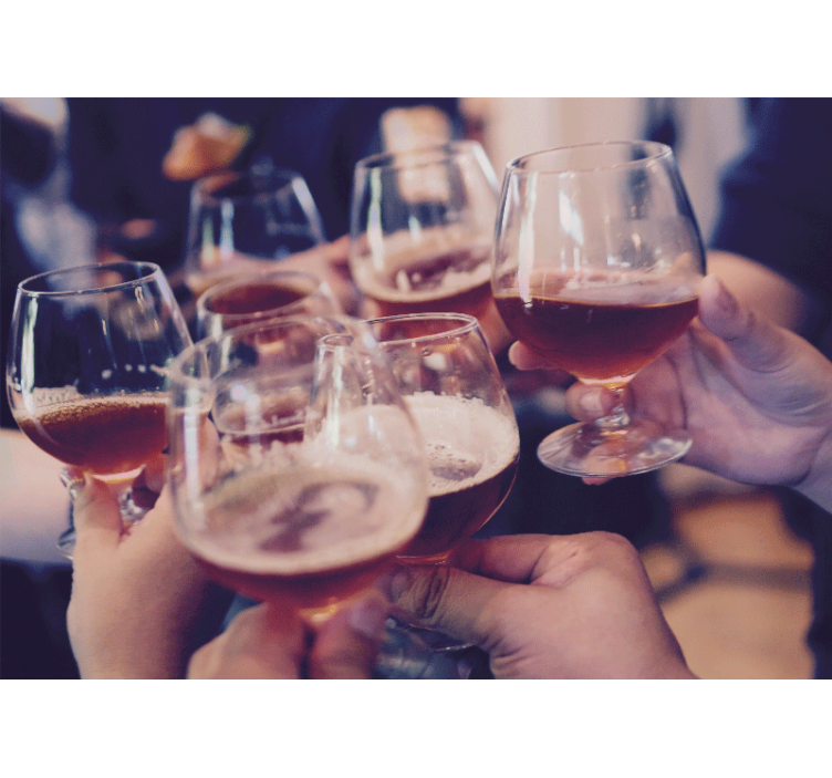 Fotomural de copas brindar - TenVinilo