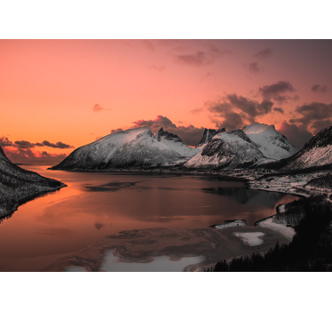 Fotomural montañas reflejo de la puesta de sol nevada - TenVinilo