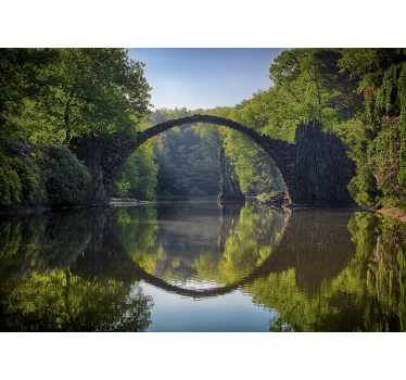 Papel pintado paisaje reflejo del puente arqueado - TenVinilo