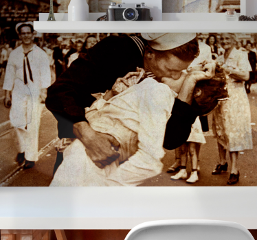 Fotomural de amor momento histórico del abrazo - TenVinilo