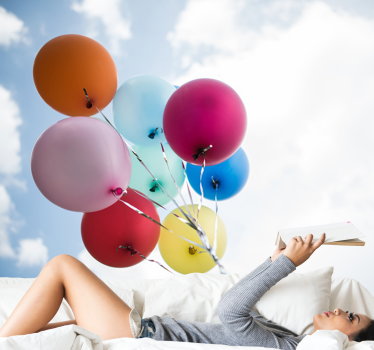 Fotomural infantiles Globos de colores con cielo - TenVinilo