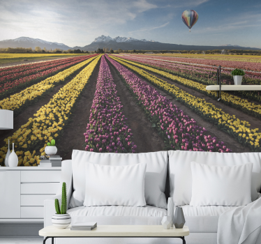 Mural de pared flores campos de tulipanes coloridos - TenVinilo