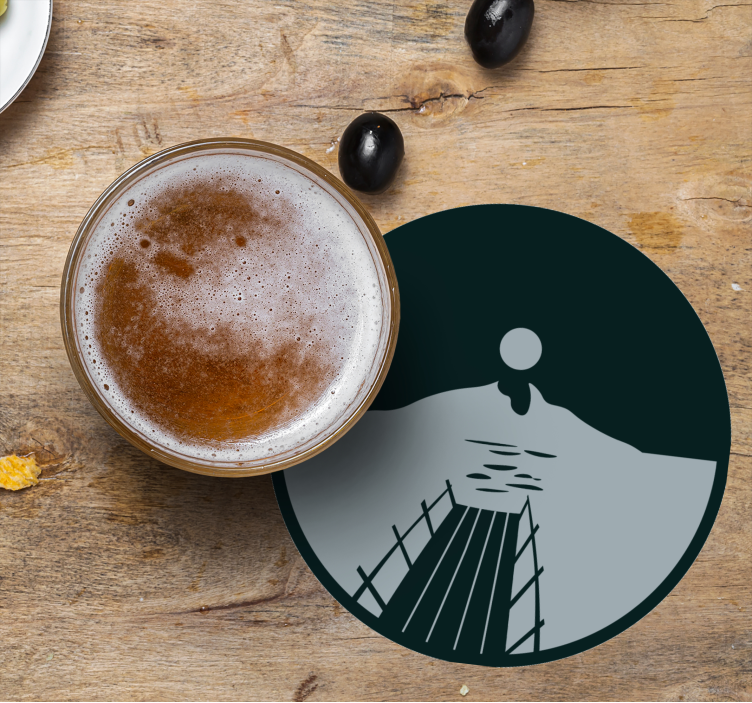 Posavasos cerveza atardecer sobre el agua - TenVinilo