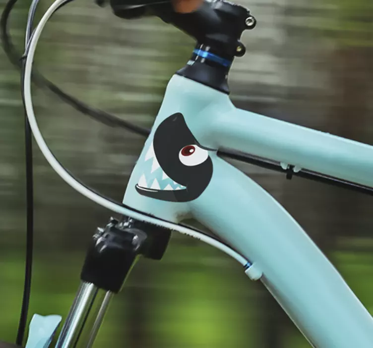 Vinilo bicicleta cara de tiburón divertida - TenVinilo