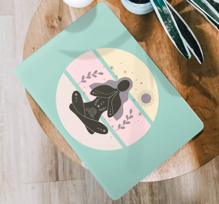 Pegatina para portátil figura de mujer meditando - TenVinilo