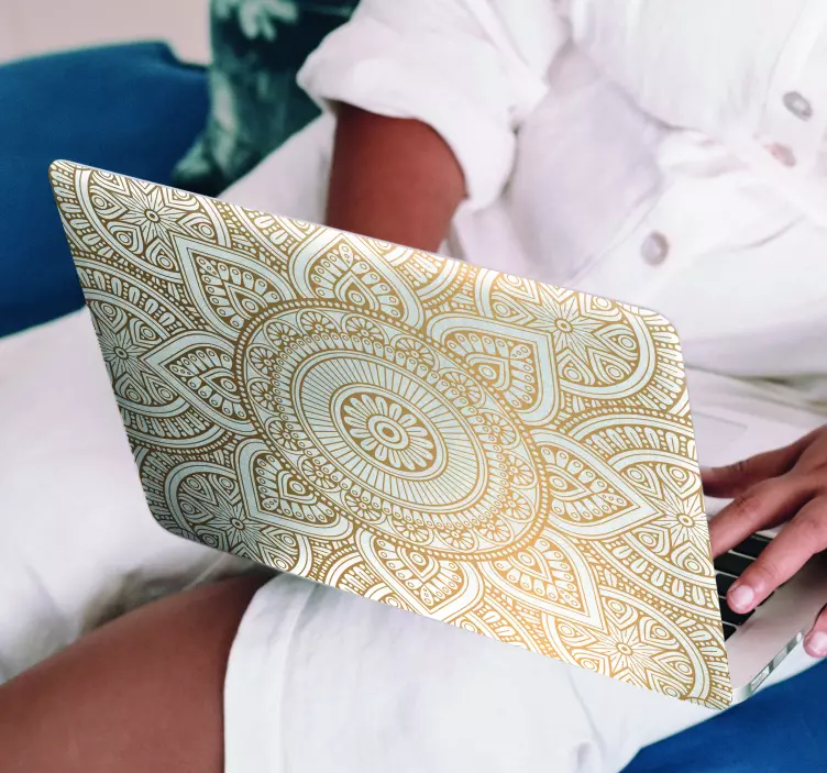 Pegatina para portátil mandala dorado - TenVinilo