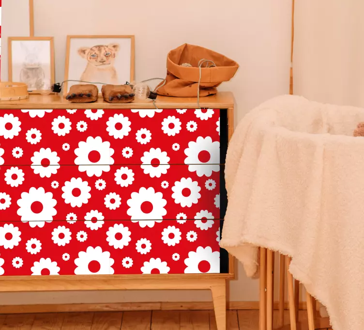 Vinilo para mueble Margaritas blancas sobre fondo rojo - TenVinilo