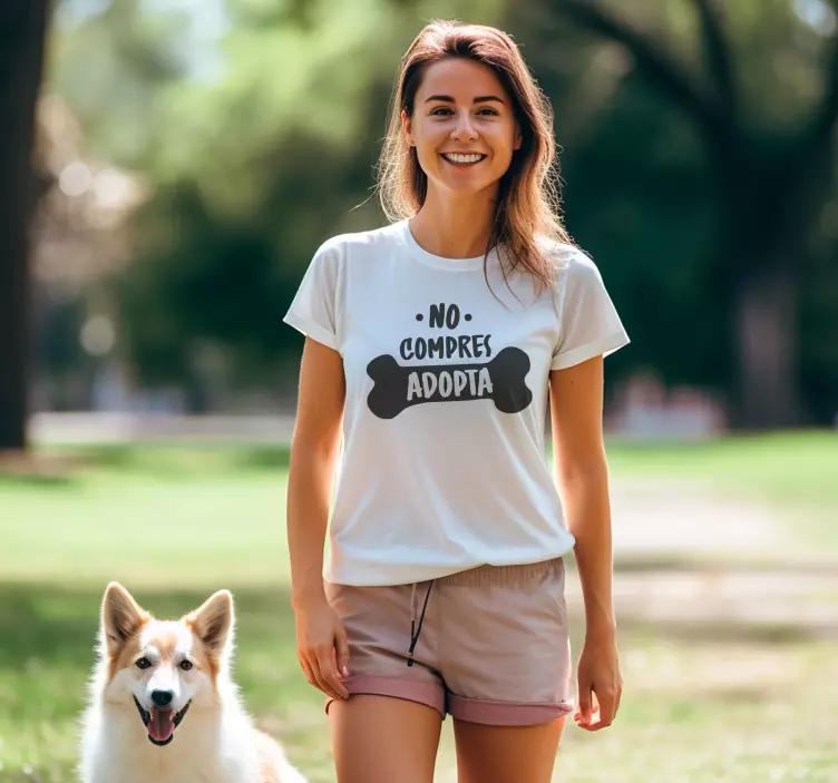 Camiseta "no compres, adopta"  - TenVinilo