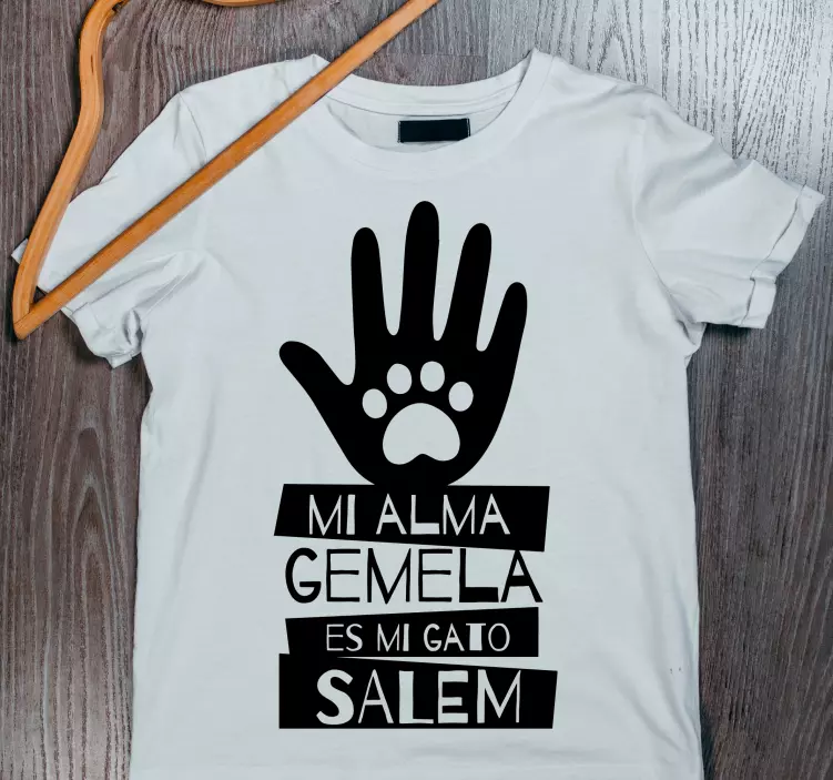 Camisetas con nombre Mi alma gemela es mi gato en español - TenVinilo