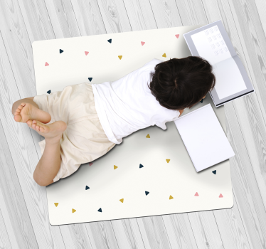 Alfombra vinílica infantil cuadrada minimalista triángulos - TenVinilo